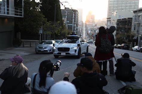 配资门户之家 特斯拉robotaxi首秀期间涉嫌违反交通法规 正接受联邦调查